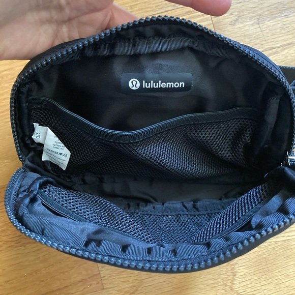 Lululemon belt bag - Picture 2 of 5